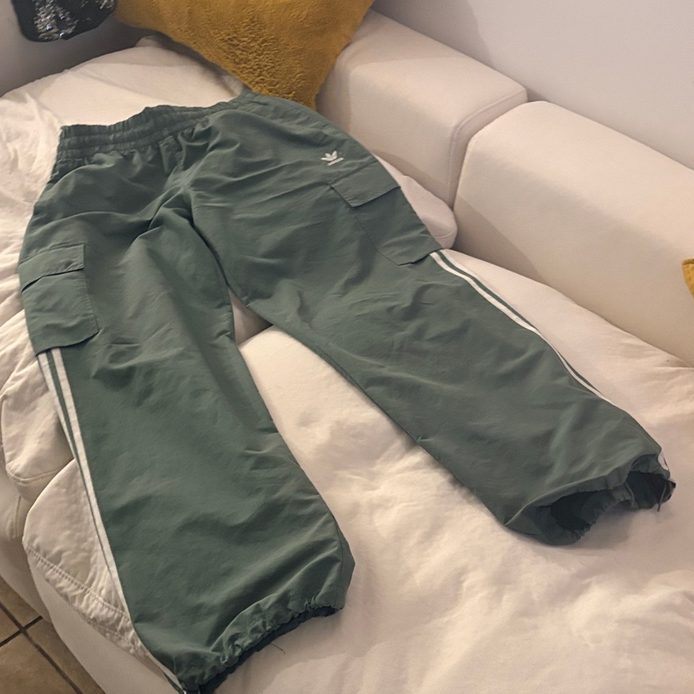 Women’s M Adidas Olive Cargo Pants with White Accents